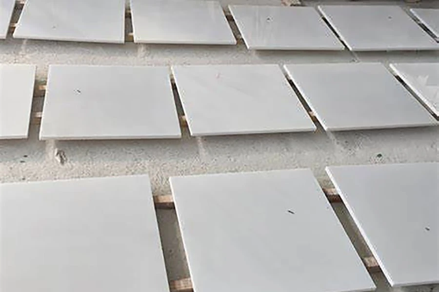 Jade White Marble Tile 03.jpg