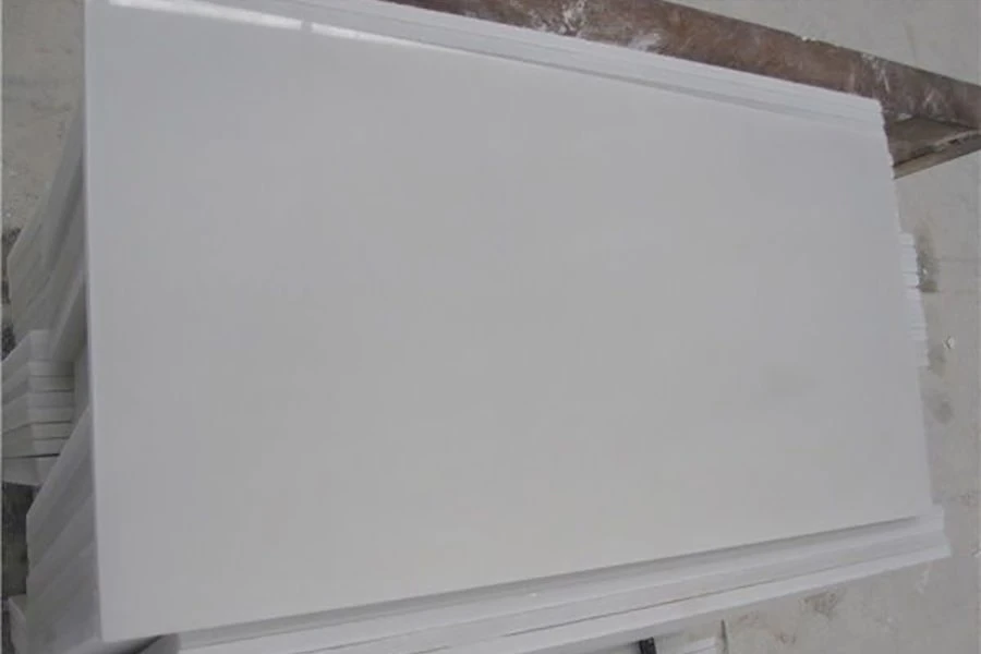 Jade White Marble Tile 04.jpg